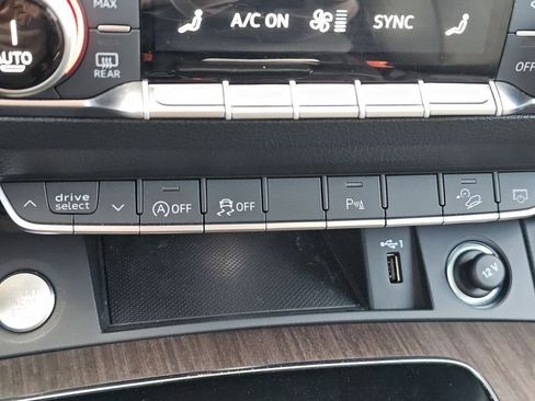 Used 2022 Audi Q5 2.0T Premium image 11