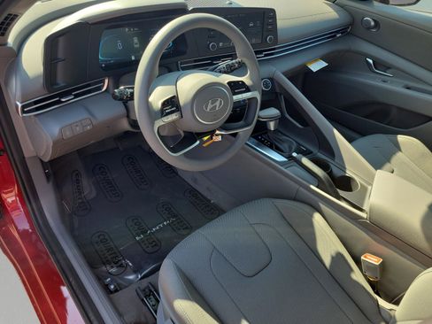 New 2026 Hyundai Elantra SE FWD image 18