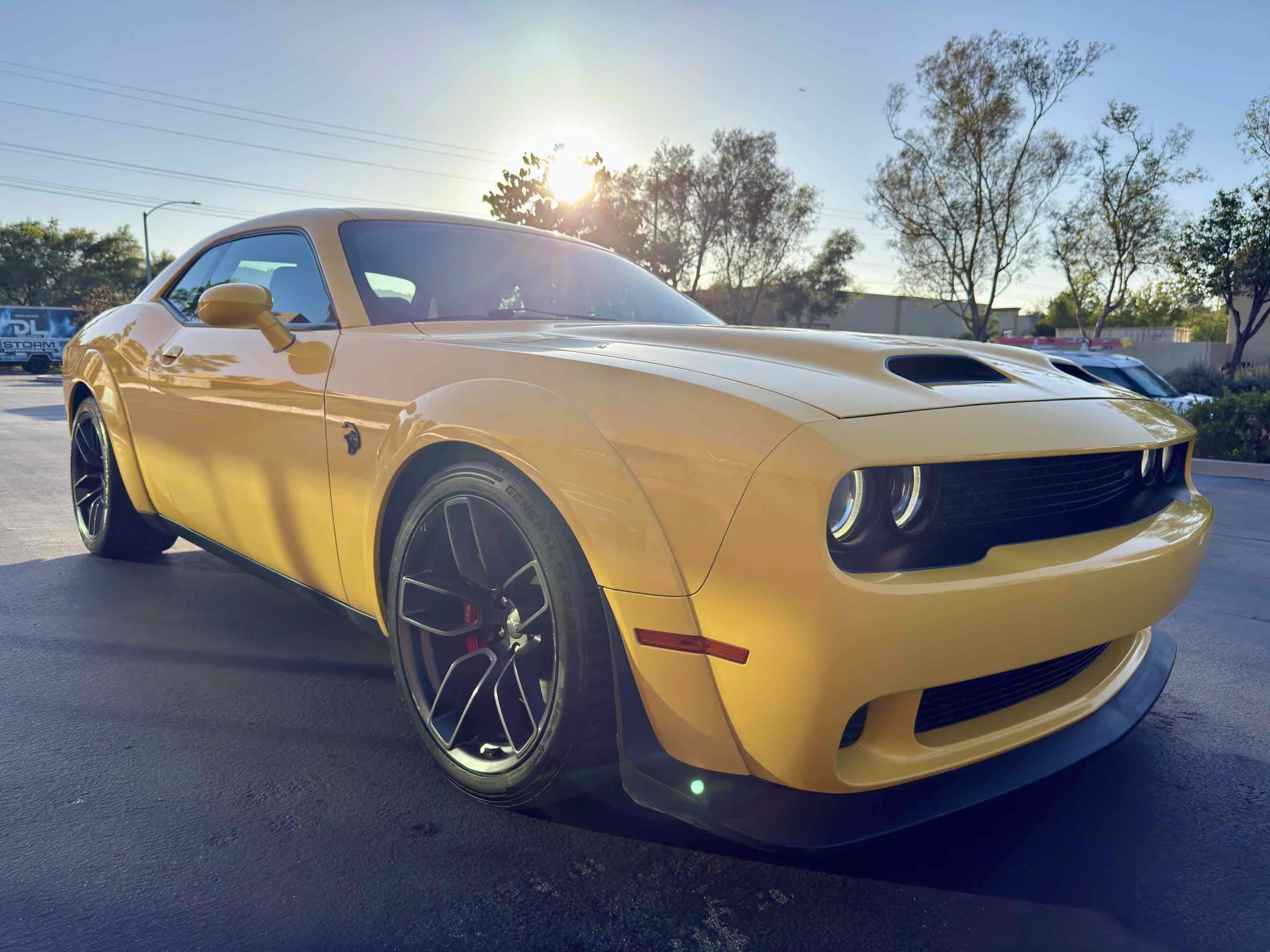 Used 2019 Dodge Challenger SRT Hellcat w/ Widebody Package RWD image 10