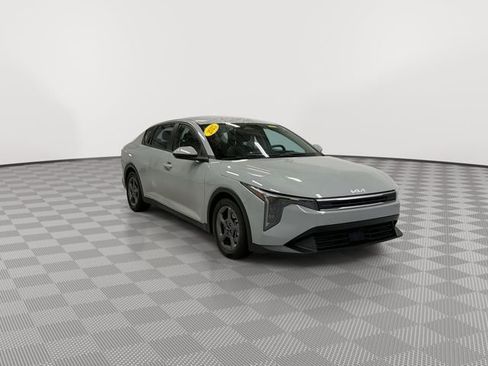 Used 2025 Kia K4 FWD image 2