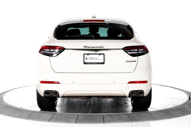 Used 2024 Maserati Levante GT Ultima AWD/4WD image 4