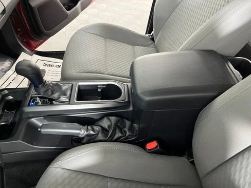 Used 2021 Toyota Tacoma SR AWD/4WD image 29