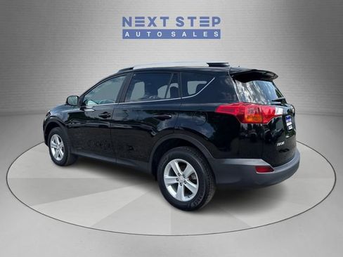Used 2014 Toyota RAV4 XLE AWD/4WD image 5