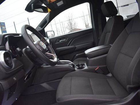 Used 2023 Chevrolet Colorado LT w/ LT Convenience Package II AWD/4WD image 26