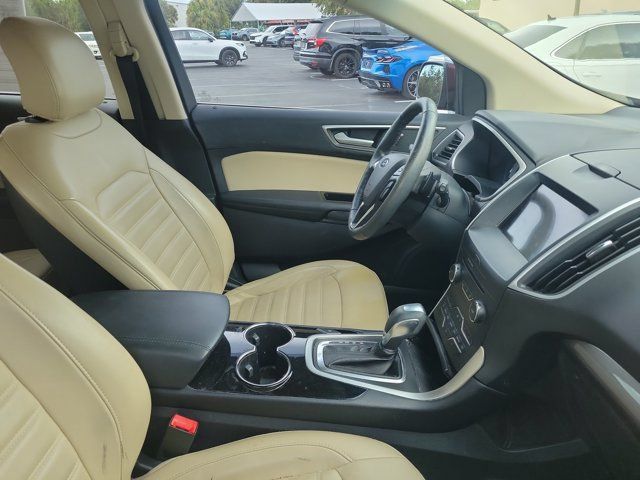 Used 2017 Ford Edge SEL w/ Equipment Group 201A FWD image 3