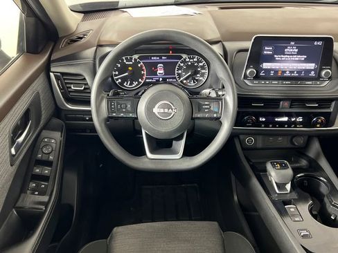 Used 2023 Nissan Rogue SV FWD image 14