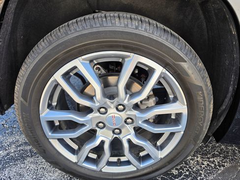 Used 2023 GMC Terrain Denali w/ Denali Premium Package AWD/4WD image 14