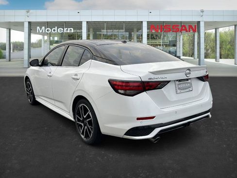 New 2025 Nissan Sentra SR image 3