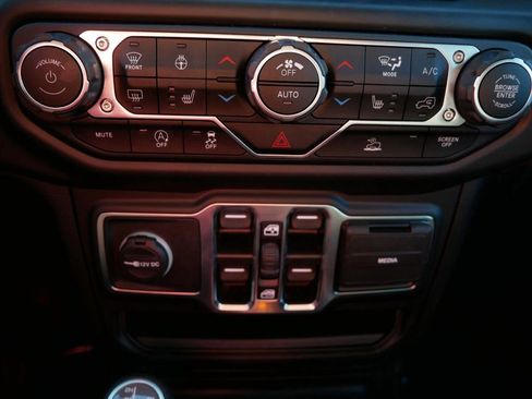 Used 2021 Jeep Gladiator Sport image 24