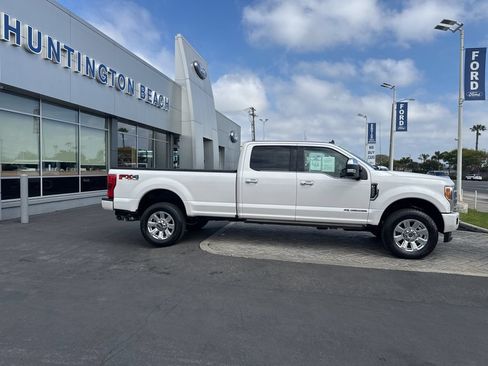 Used 2019 Ford F350 Platinum w/ Platinum Ultimate Package AWD/4WD image 3