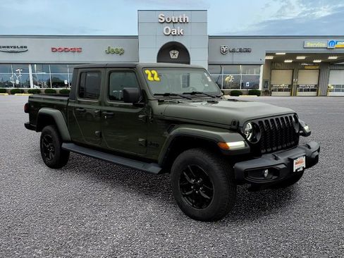 Used 2022 Jeep Gladiator Sport AWD/4WD image 1
