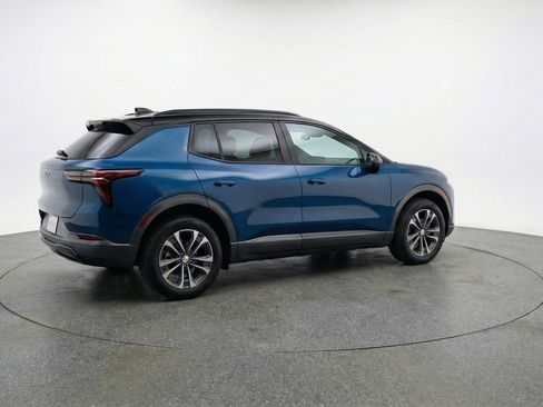 Used 2025 Chevrolet Equinox LT FWD image 9