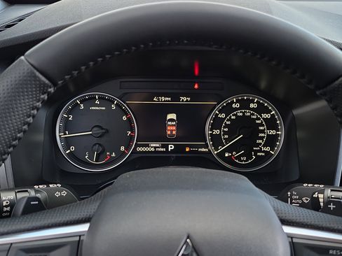 New 2026 Mitsubishi Outlander LE FWD image 18