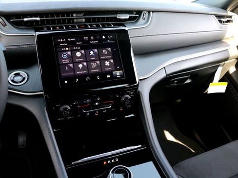 New 2025 Jeep Grand Cherokee L Laredo image 13