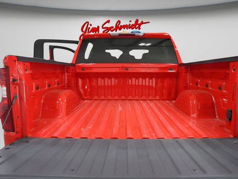 Used 2024 Chevrolet Silverado 1500 LT AWD/4WD image 31