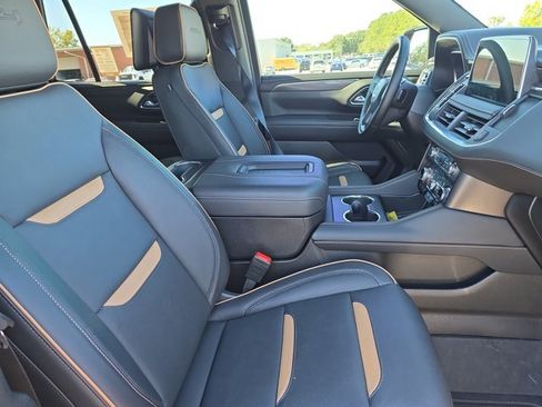 Used 2024 GMC Yukon AT4 w/ AT4 Premium Plus Package image 10