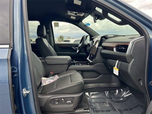 New 2026 GMC Yukon XL Denali image 32