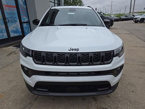 Used 2026 Jeep Compass Latitude image 16