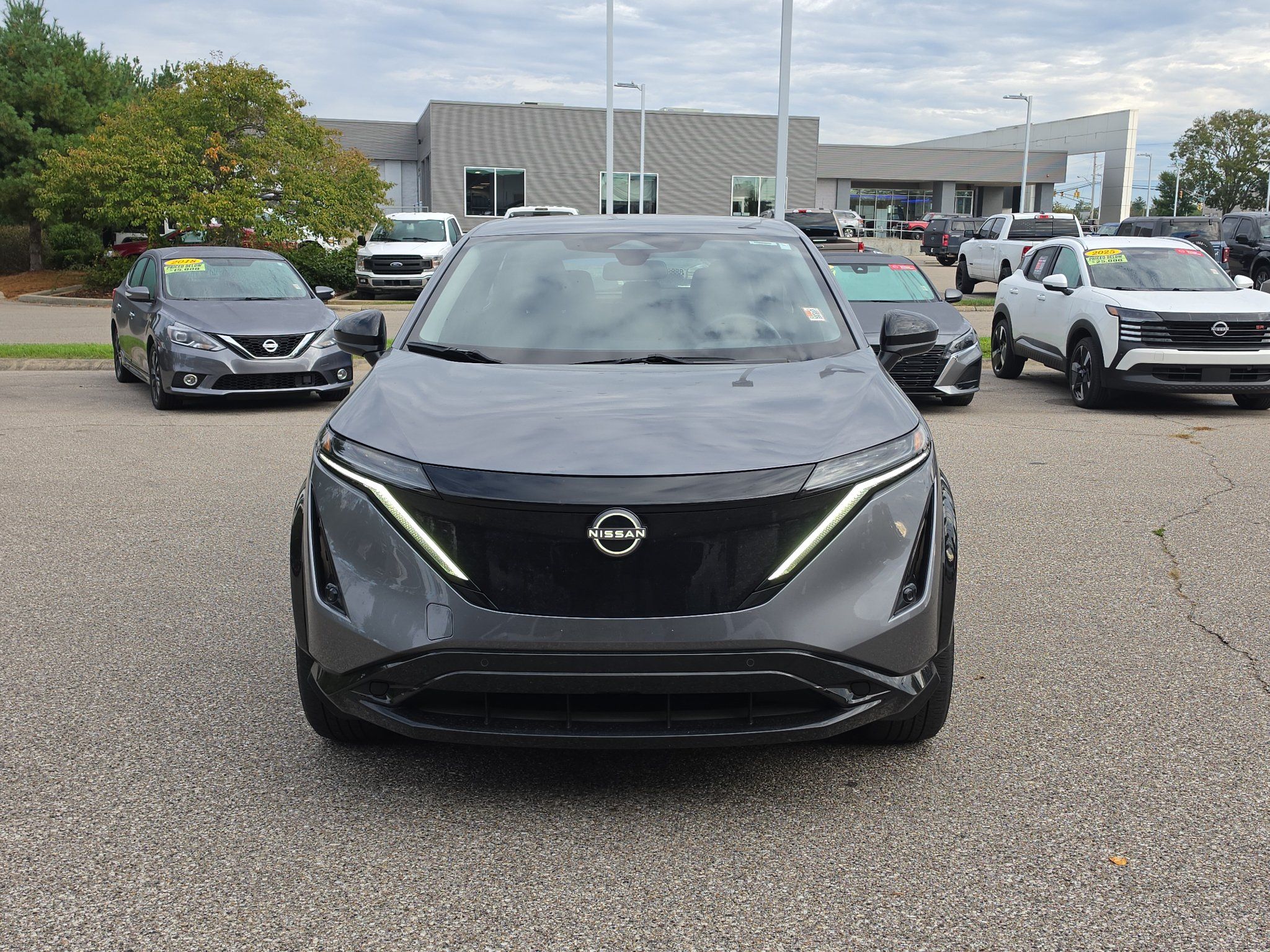 Used 2023 Nissan Ariya AWD image 3