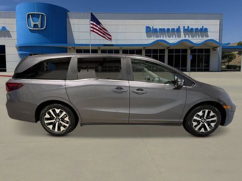 New 2026 Honda Odyssey EX-L image 7
