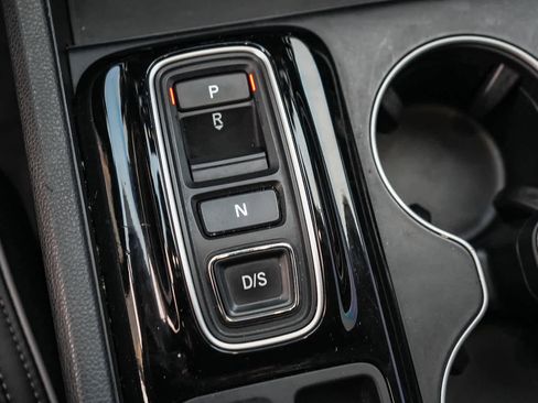 Used 2025 Honda Pilot Elite image 19