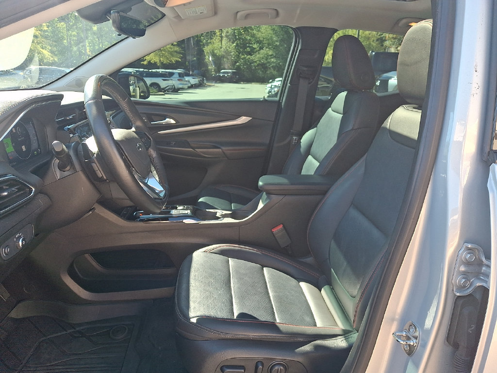 Used 2023 Chevrolet Bolt EUV Premier w/ Sun & Sound Package FWD image 13