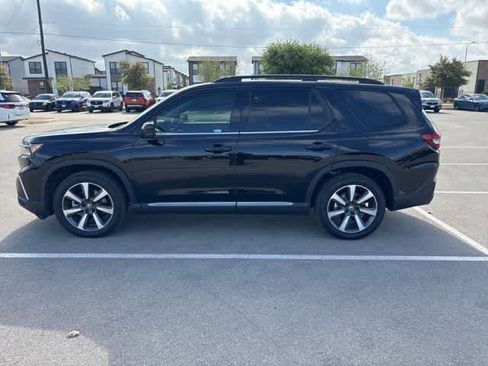 Used 2025 Honda Pilot Elite image 2