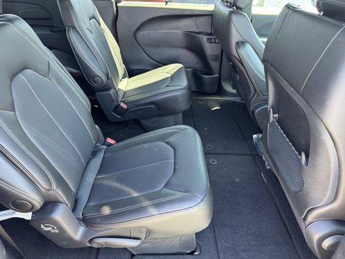 New 2025 Chrysler Voyager LX image 10