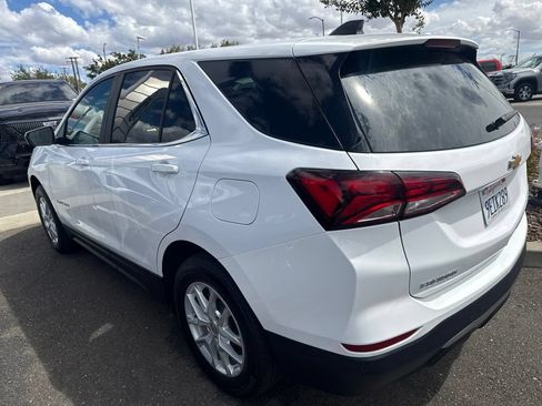 Used 2022 Chevrolet Equinox LT AWD/4WD image 2