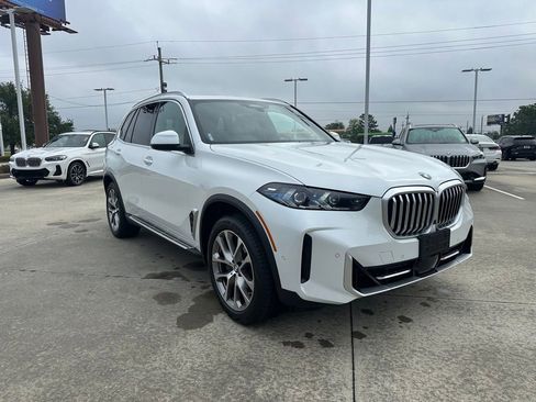 Certified 2025 BMW X5 xDrive40i w/ Executive Package AWD/4WD image 3