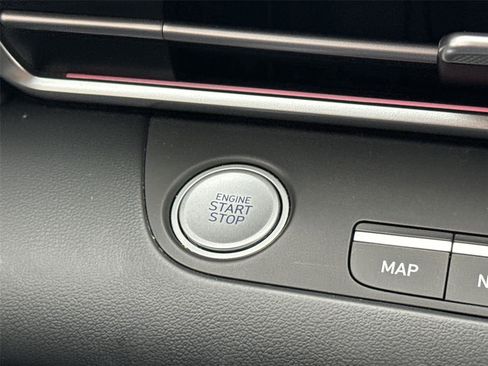 Used 2024 Hyundai Elantra SEL image 28