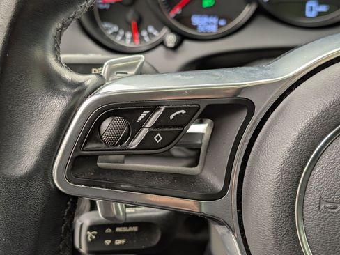 Used 2018 Porsche Cayenne AWD image 18