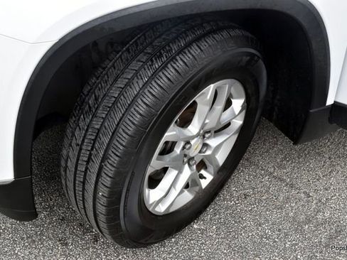 Used 2020 Chevrolet Traverse LT FWD image 7