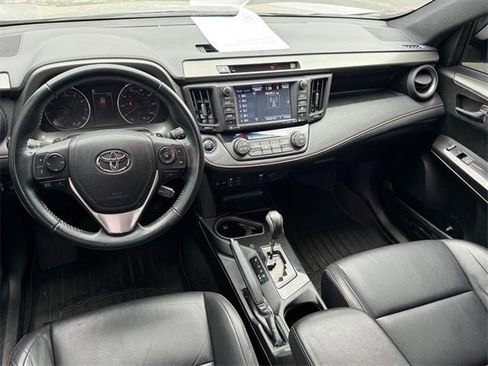 Used 2016 Toyota RAV4 SE image 11