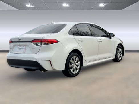 Used 2023 Toyota Corolla LE image 7
