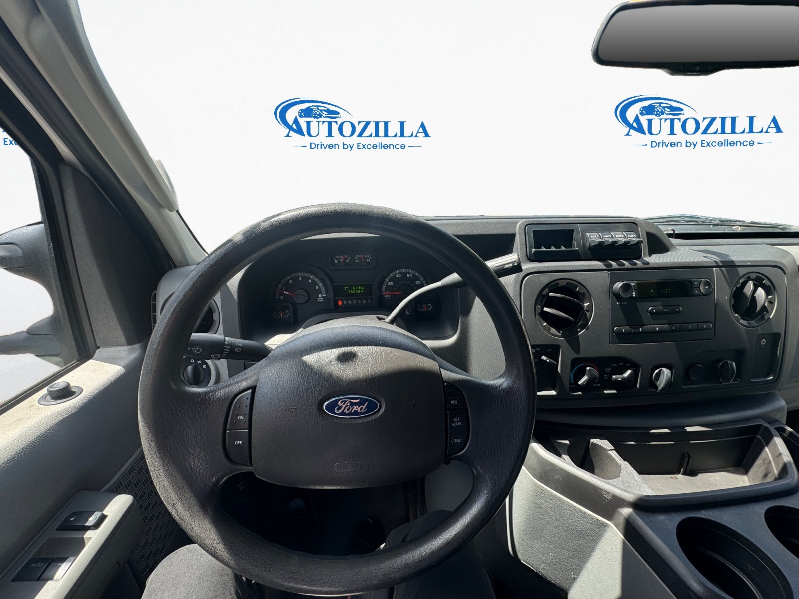 Used 2014 Ford E-350 and Econoline 350 Super Duty w/ Power Windows & Locks Group RWD image 9