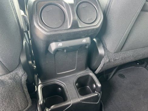 Used 2019 Jeep Wrangler Unlimited Sport S AWD/4WD image 23