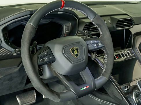 Used 2024 Lamborghini Urus Performante AWD/4WD image 20