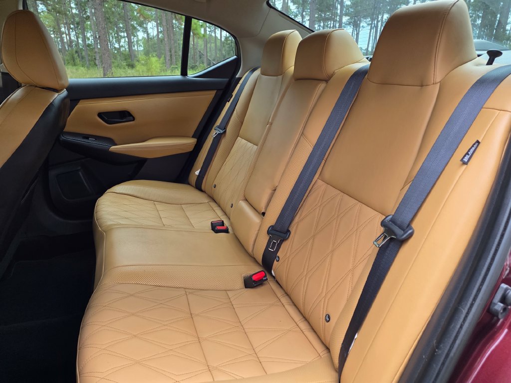 Used 2024 Nissan Sentra SV w/ SV Premium Package FWD image 16