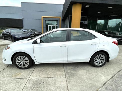 Used 2019 Toyota Corolla LE image 4