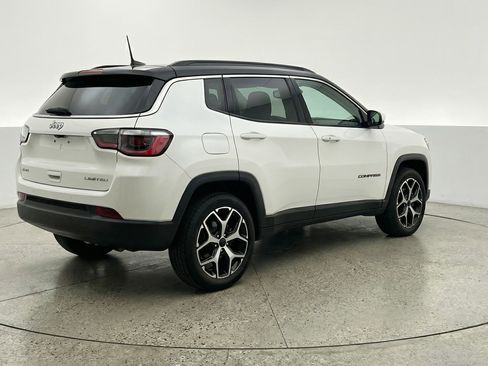 Used 2025 Jeep Compass Limited AWD/4WD image 9