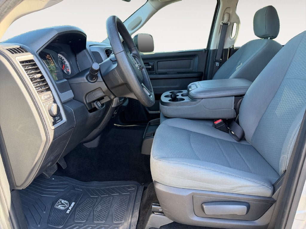 Used 2017 RAM 2500 Tradesman w/ Chrome Appearance Group AWD/4WD image 7