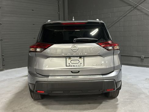 Used 2024 Nissan Rogue SV w/ SV Premium Package AWD/4WD image 5