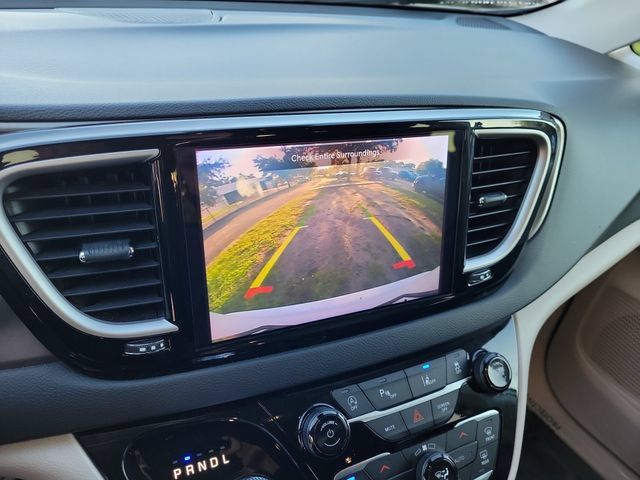 Used 2024 Chrysler Pacifica Touring-L FWD image 29