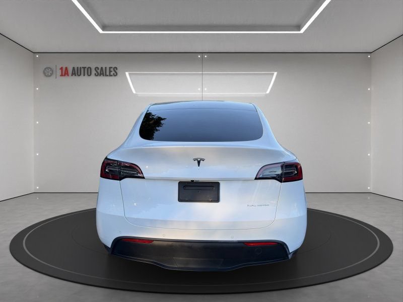 Used 2022 Tesla Model Y Long Range AWD/4WD image 4