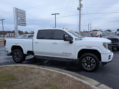Used 2021 GMC Sierra 2500 AT4 w/ AT4 Preferred Package image 4