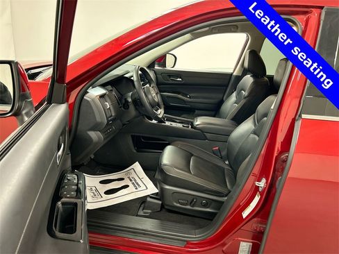 Used 2023 Nissan Pathfinder SL image 12