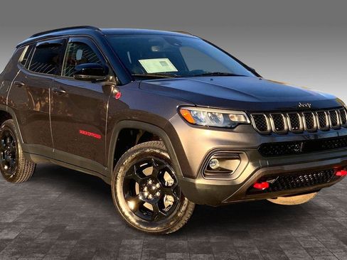 Certified 2023 Jeep Compass Trailhawk w/ Sun and Sound Group image 3