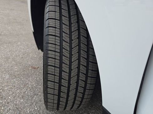 Certified 2019 Chevrolet Equinox LT FWD image 31