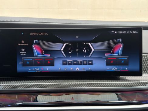 Used 2023 BMW 740i w/ Executive Package RWD image 29